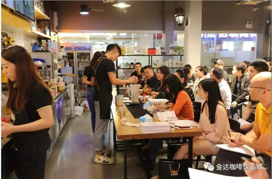 味都带你走进秋冬季新品，交流与了解饮品文化